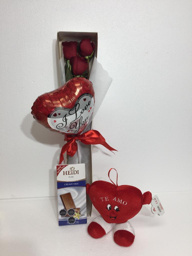 Caja con 3 Rosas más Tableta de Chocolate de 80 Grs, Peluche Corazón de 19 cm y Globito